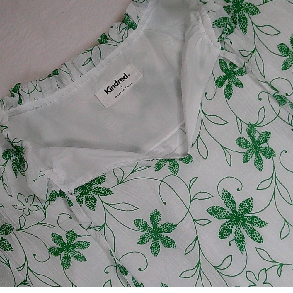 Anthropology Kindred Green Floral White Mini Dress Small Sleeve Ruffle Tie Neck